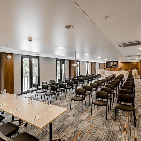 Kutaisi Inn Exterior photo Meeting room